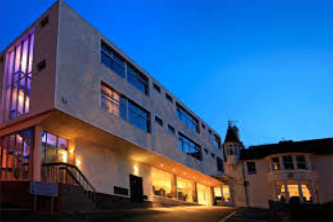 Oyo Clayton Lodge نيوكاسل أندر ليم المظهر الخارجي الصورة
