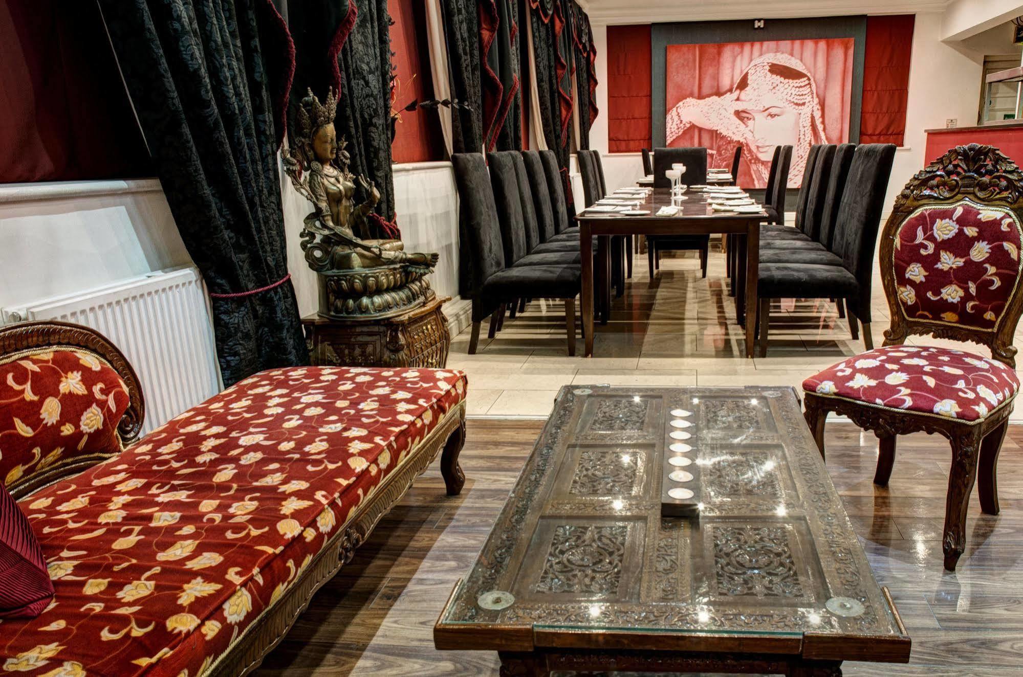 Oyo Clayton Lodge نيوكاسل أندر ليم المظهر الخارجي الصورة